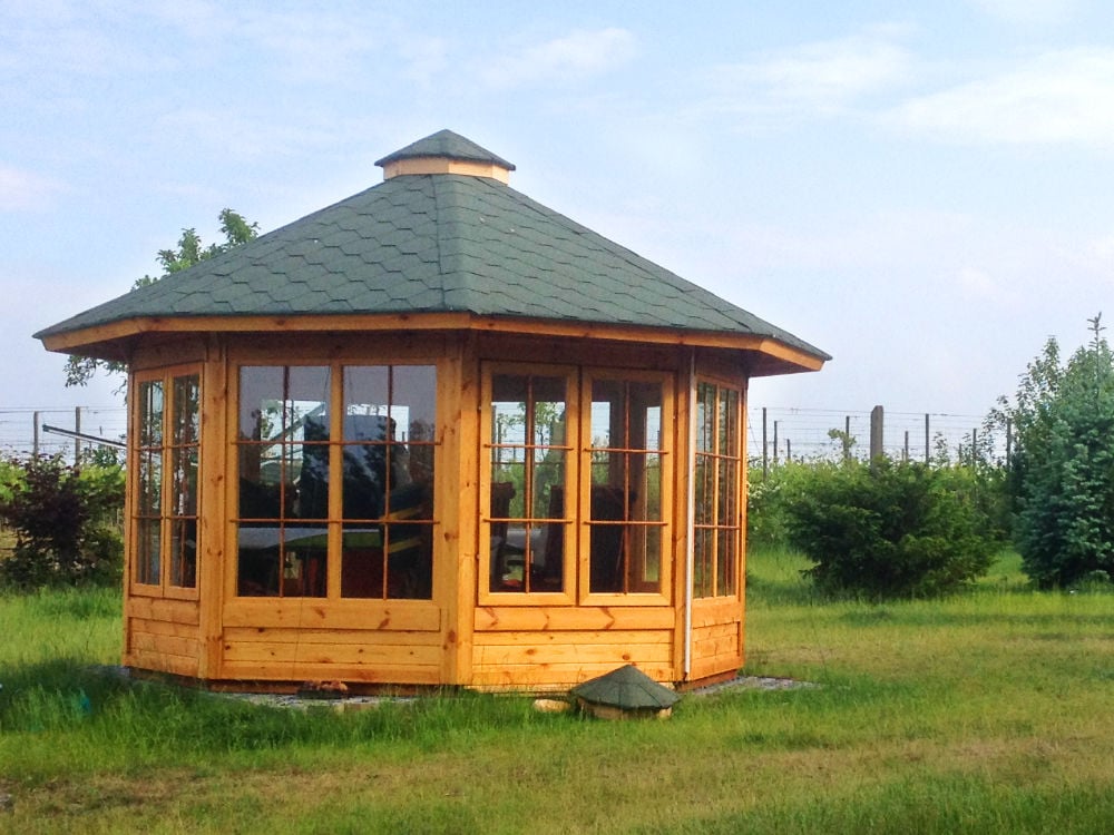 Individuell gebautet Pavillon im eigenen Garten